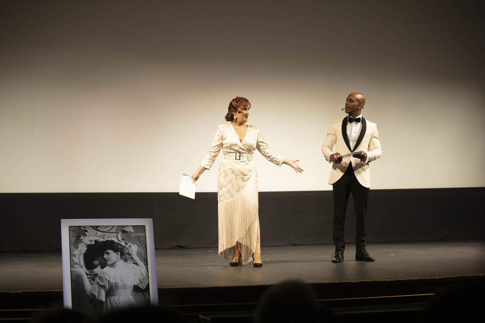 El estreno en Almería del largometraje documental "Concha Robles", en imágenes