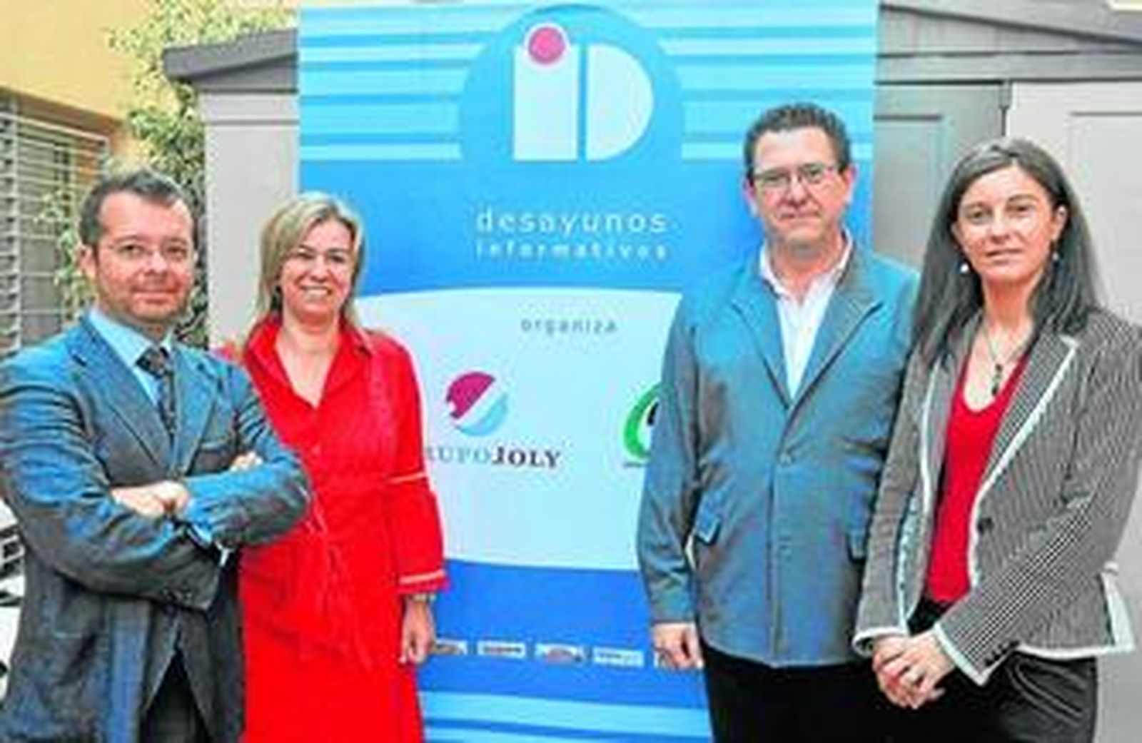 Juan M. Marqués, del Grupo Joly; la parlamentaria del PP Teresa Ruiz Sillero; el presidente del CISF, Isidoro Ocaña, y la parlamentaria del PSOE Pilar Navarro.