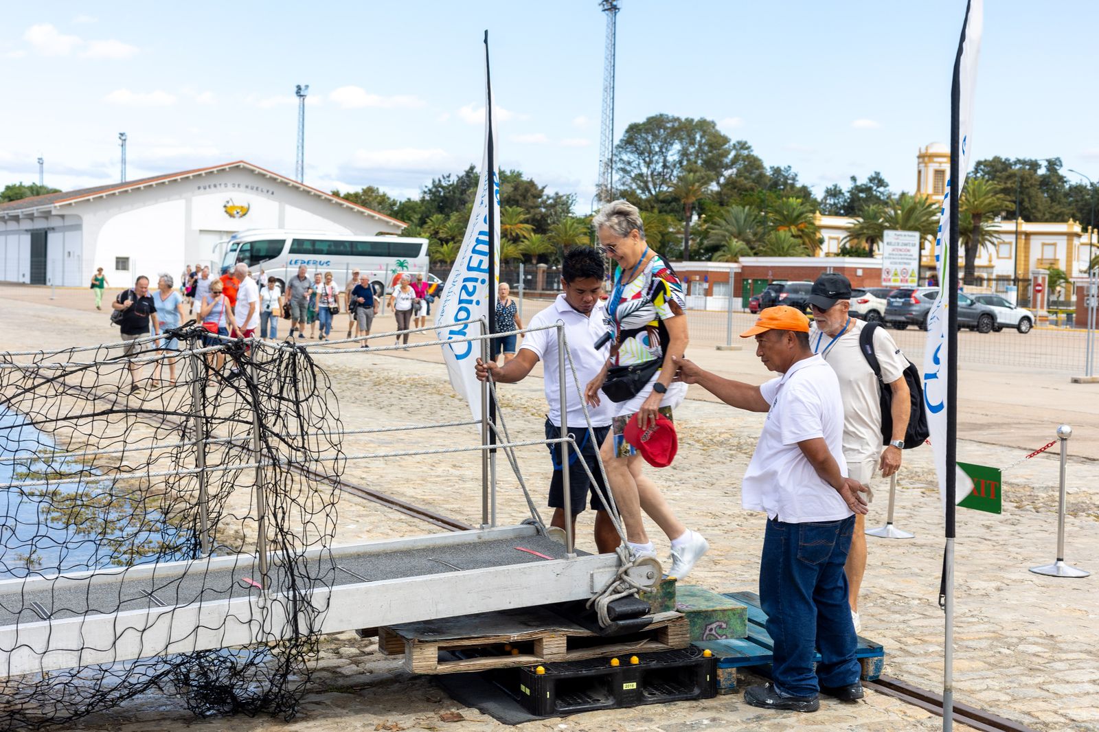 Las impresionantes imágenes del buque La Belle de Cadix en el Puerto de Huelva