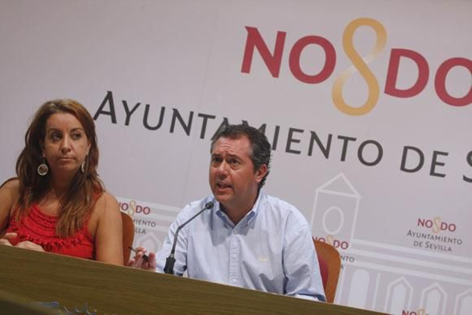 Espadas apoya el rescate de las licencias de taxi y pide su reflejo en los presupuestos