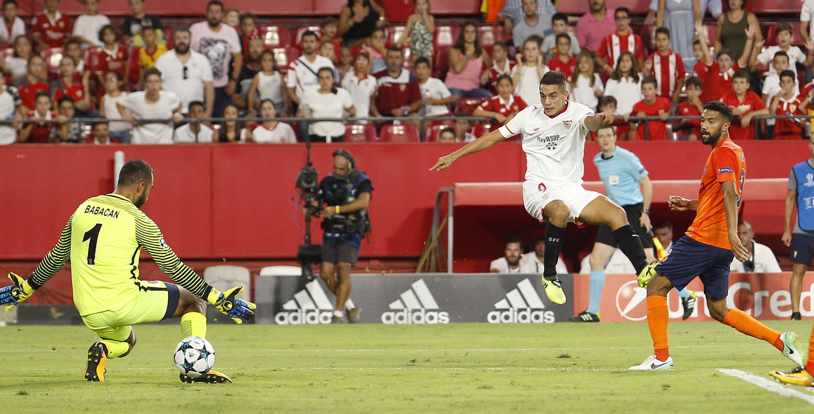 Las imágenes del Sevilla-Basaksehir