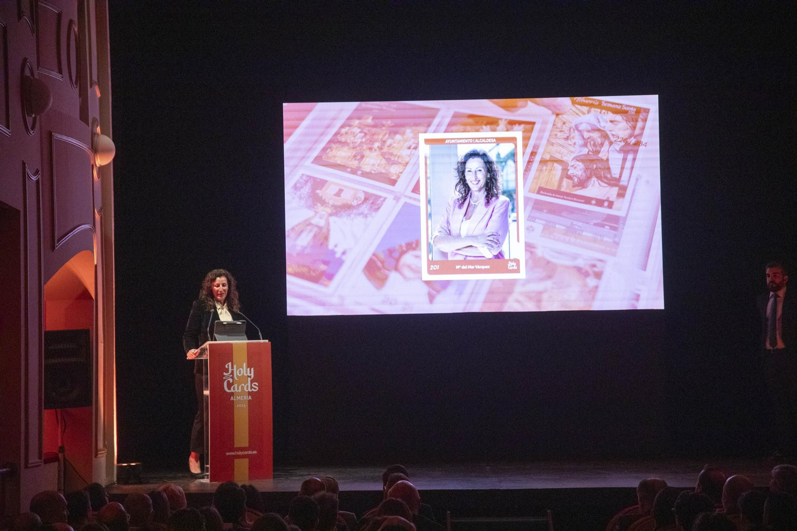 Imágenes de la presentación de las Holy Cards