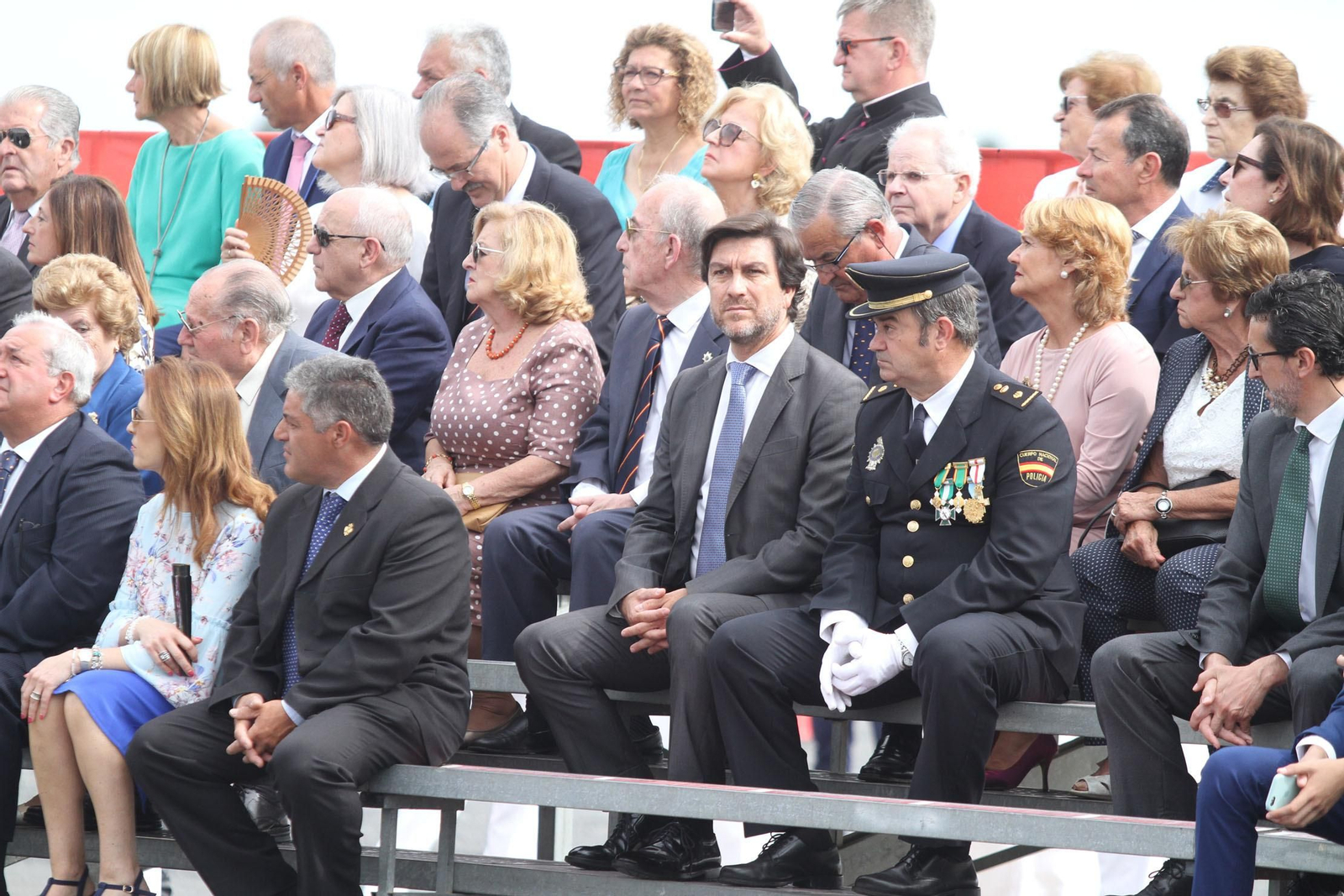 Entrega de la bandera de combate a la fragata Cristobal Colón