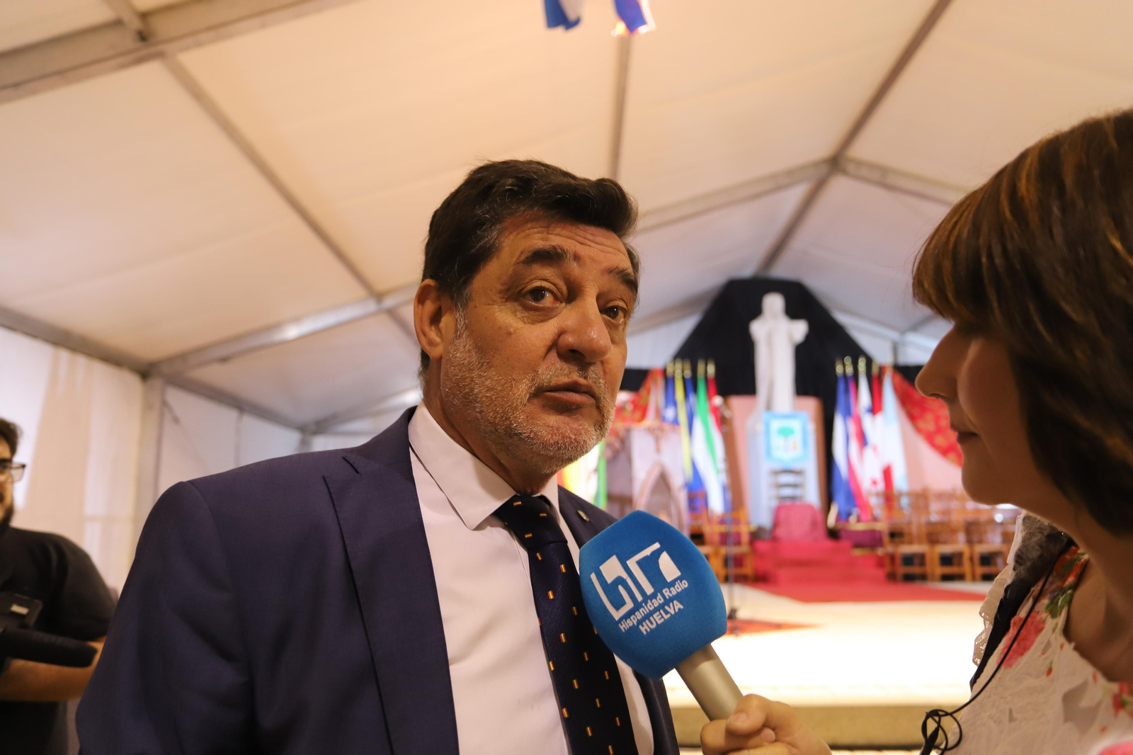 Imágenes de la coronación de la Reina de las fiestas del barrio de La Hispanidad