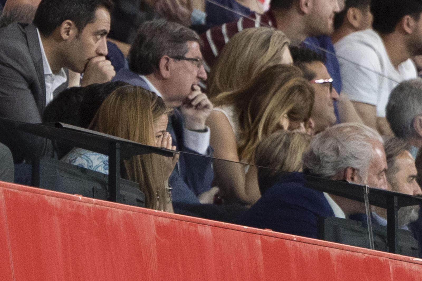 Palco del Nuevo Los Cármenes en el último partido del Granada CF