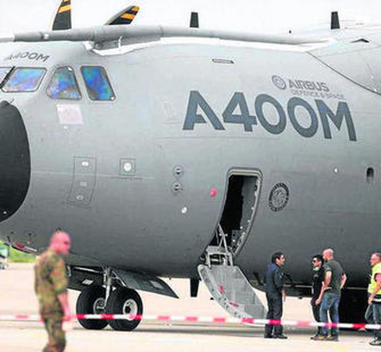 Un A400M listo para realizar una exhibición en la Feria Aeronáutica de Berlín.