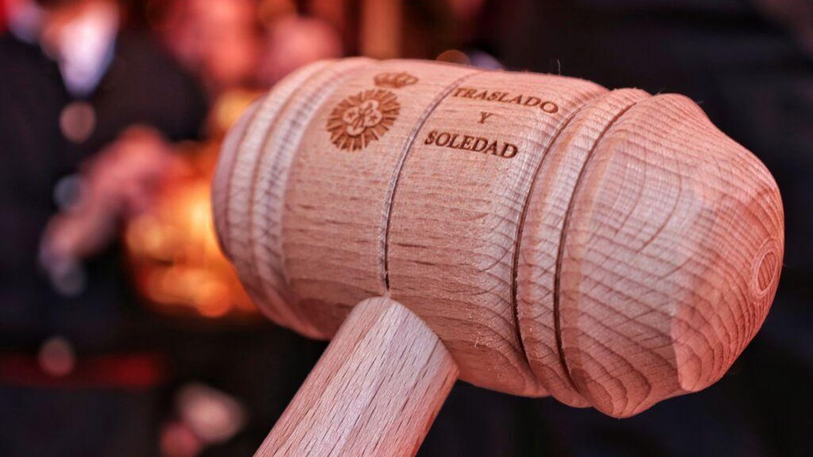 Mazo de la cofradía del Traslado y Soledad.