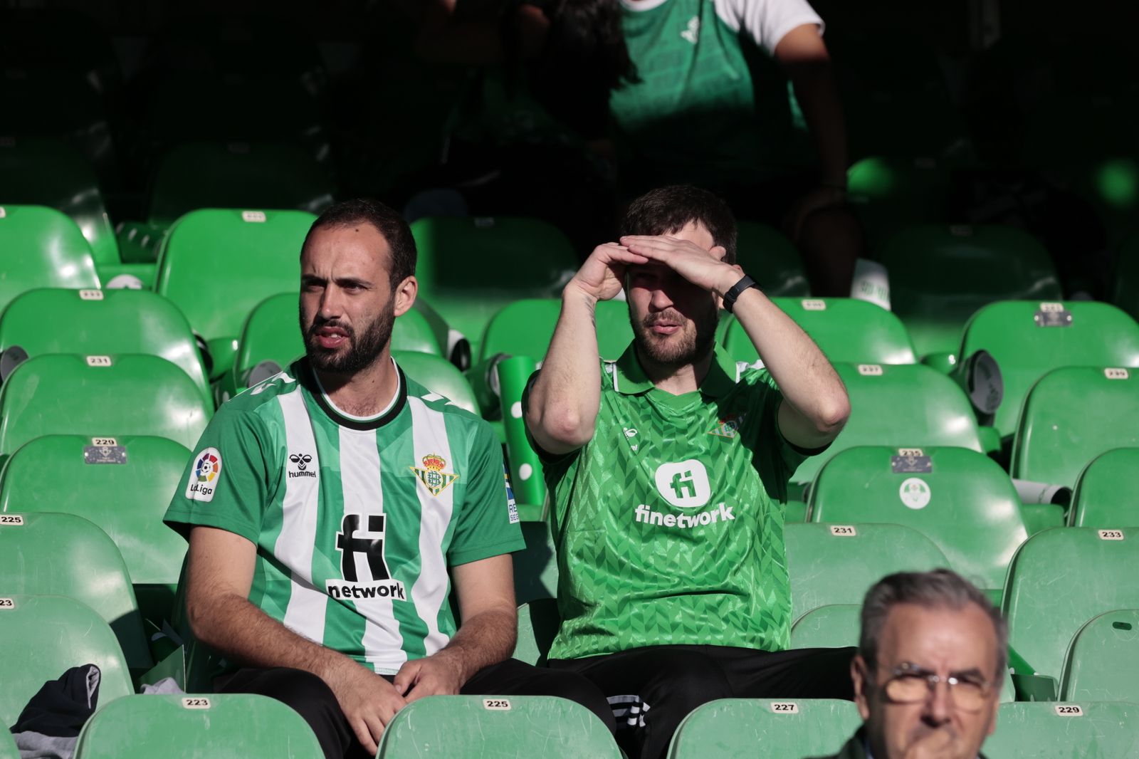 Buscáte en las gradas del Villamarín