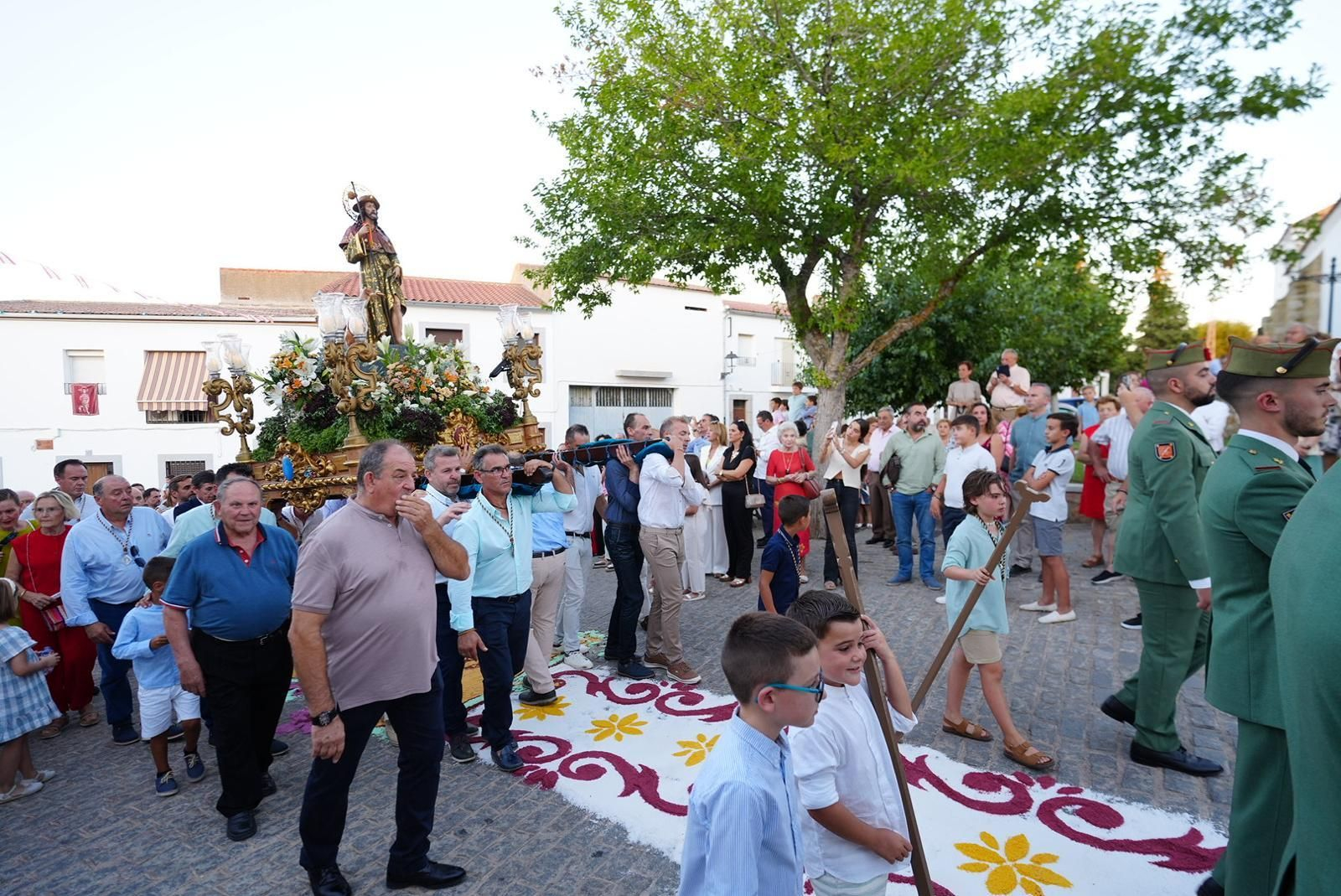 La procesión de San Roque en Dos Torres