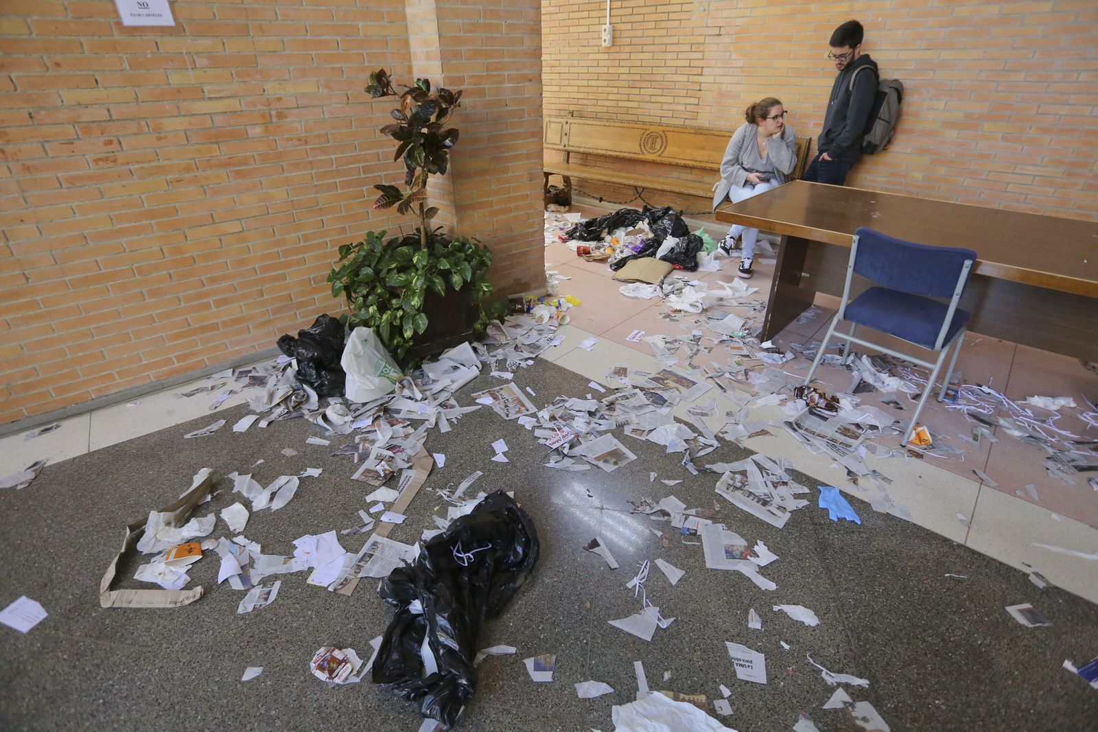 Así están las facultades de la UMA el segundo día de huelga de limpieza