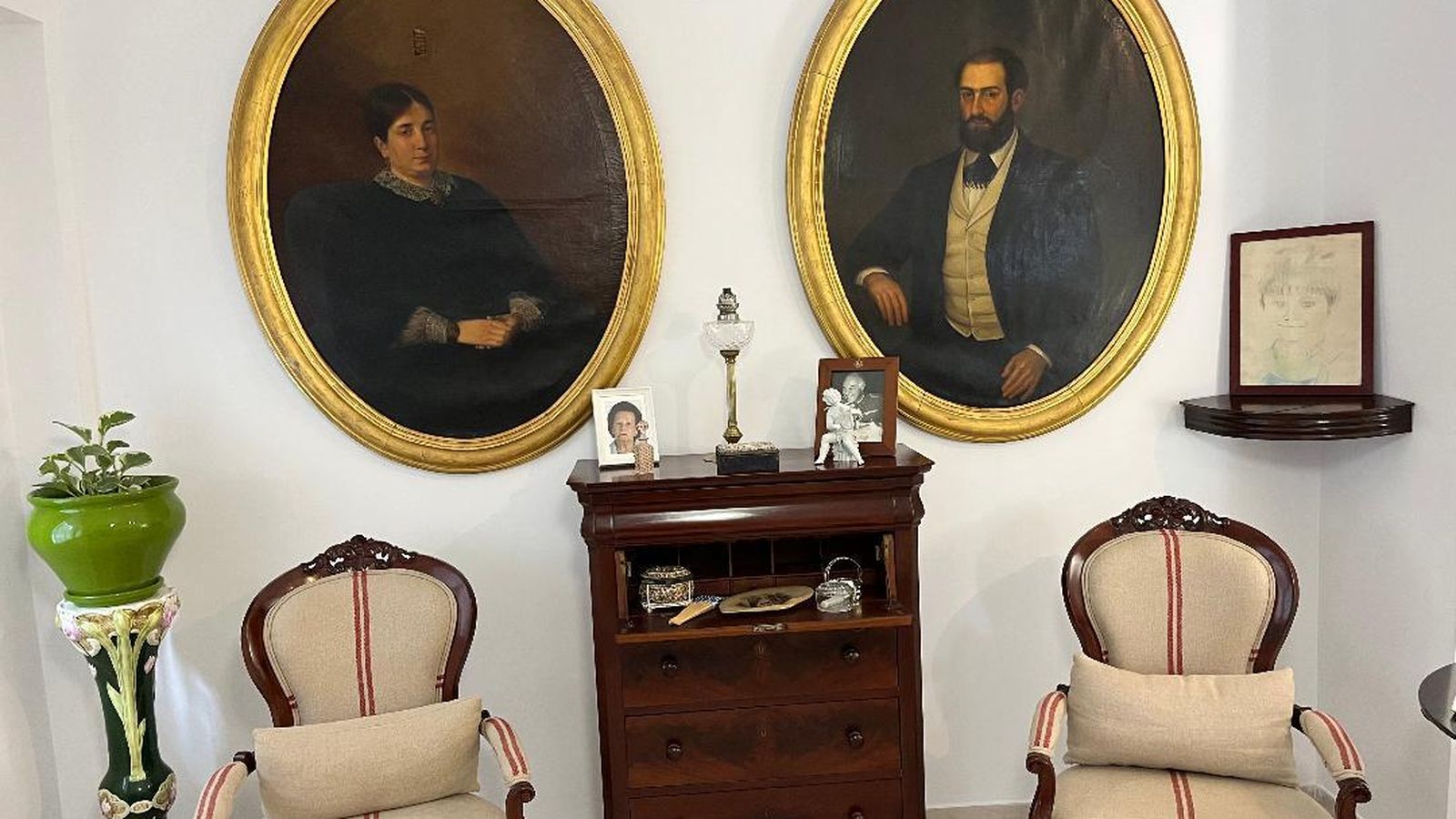 Retratos de los fundadores de la manzanilla ‘La Guita’: Domingo Pérez -Marín y María González-Hontoria.