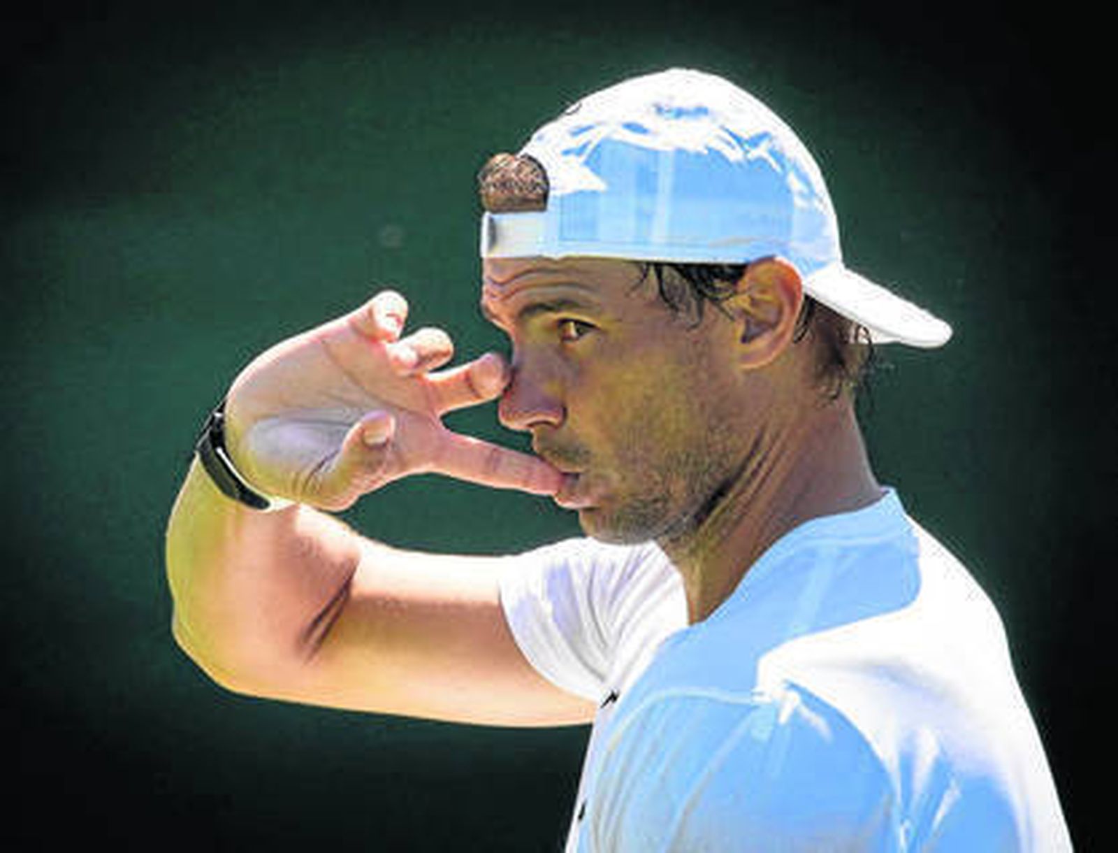 Nadal se exhibe en hierba