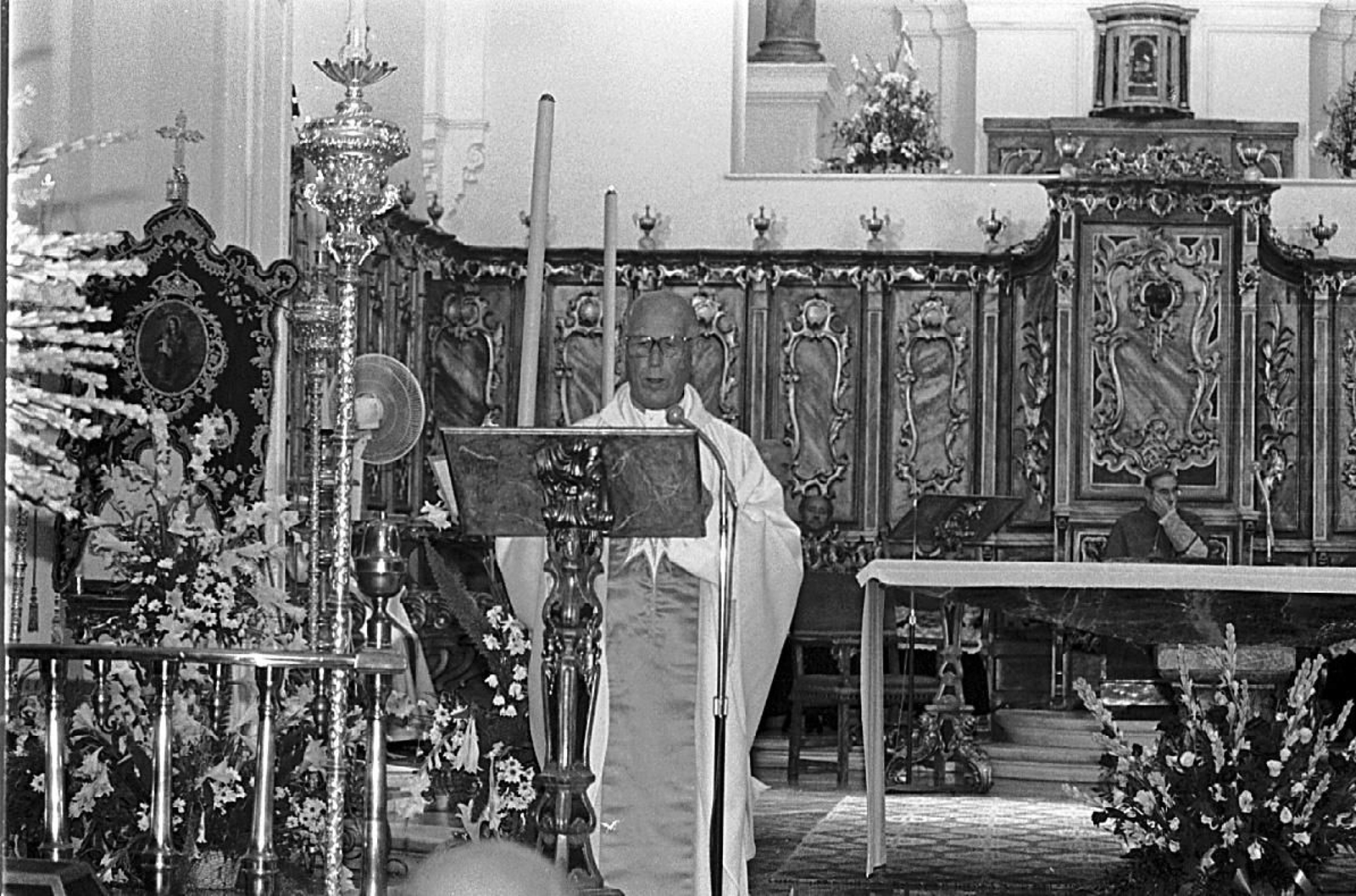 Don Ildefonso, durante la función principal del Día de la Cinta de 1998.