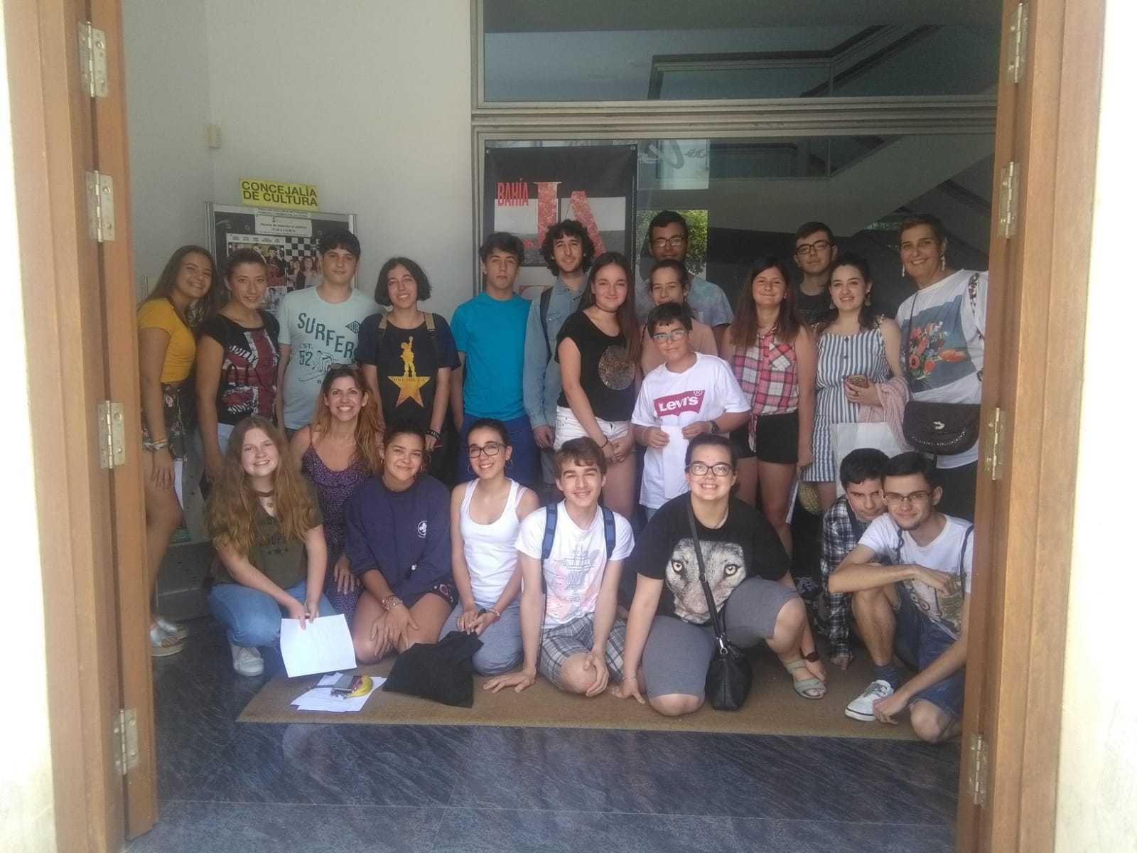 Imagen de los jóvenes que participan en el taller este año, tras finalizar uno de los ensayos.