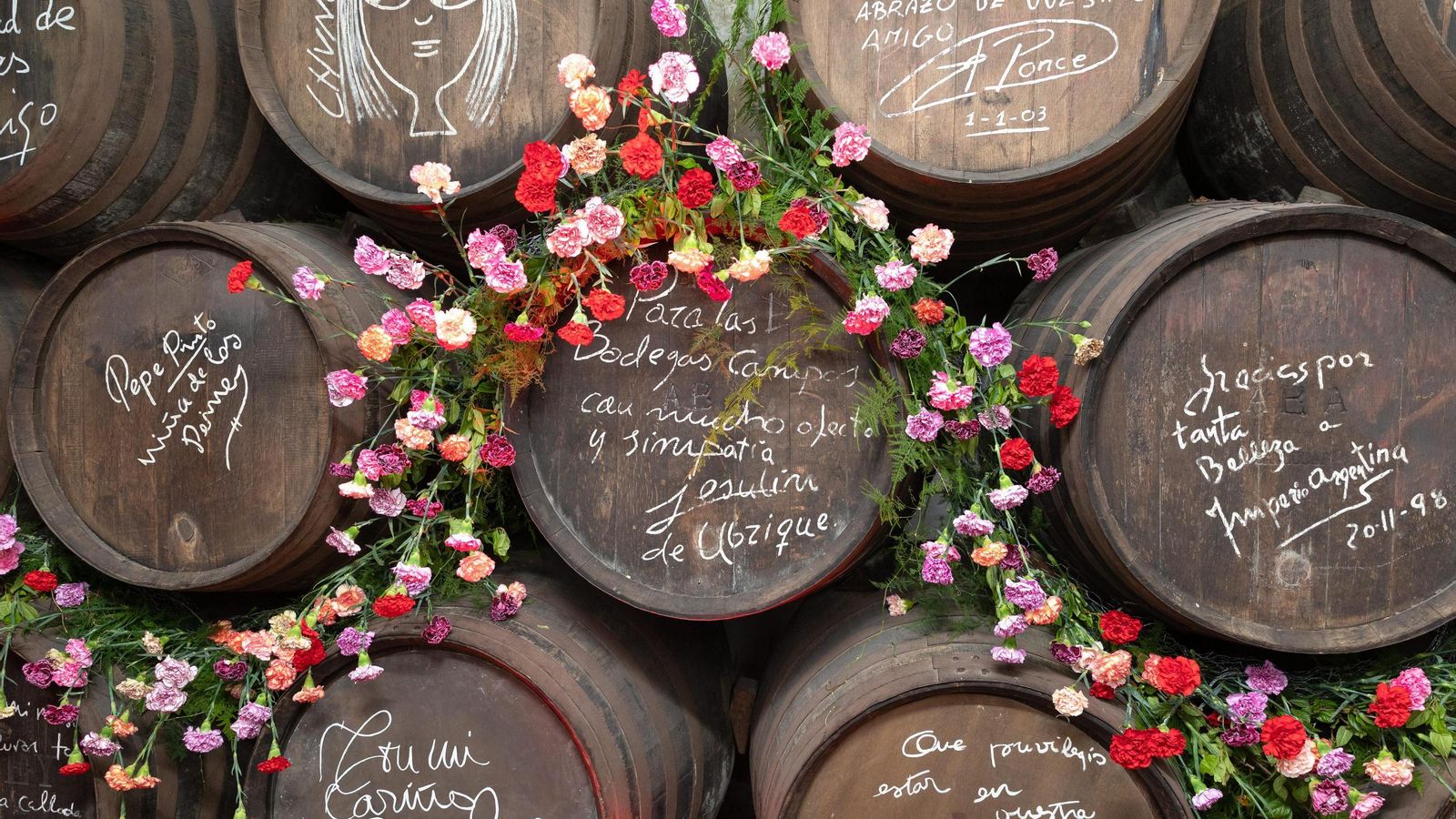 Las botas de Bodegas Campos decoradas para la Gran Fiesta de Feria