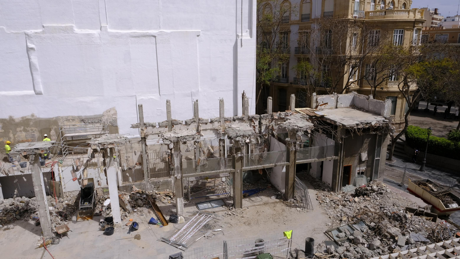 Las mejores imágenes del edificio de Correos demolido