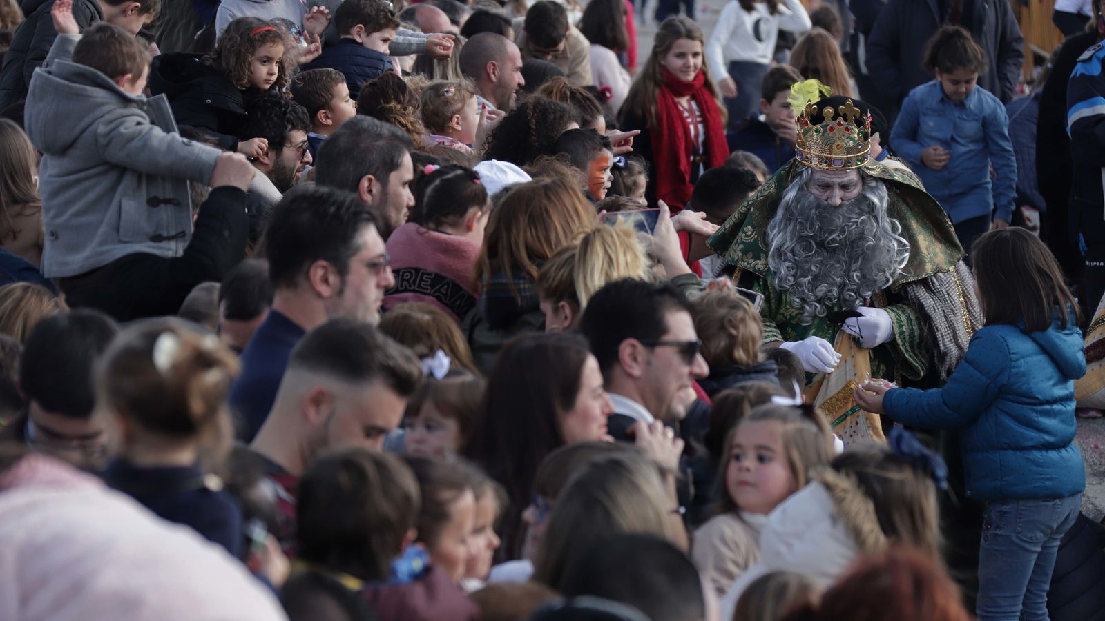 Imágenes del arrastre de latas en Algeciras