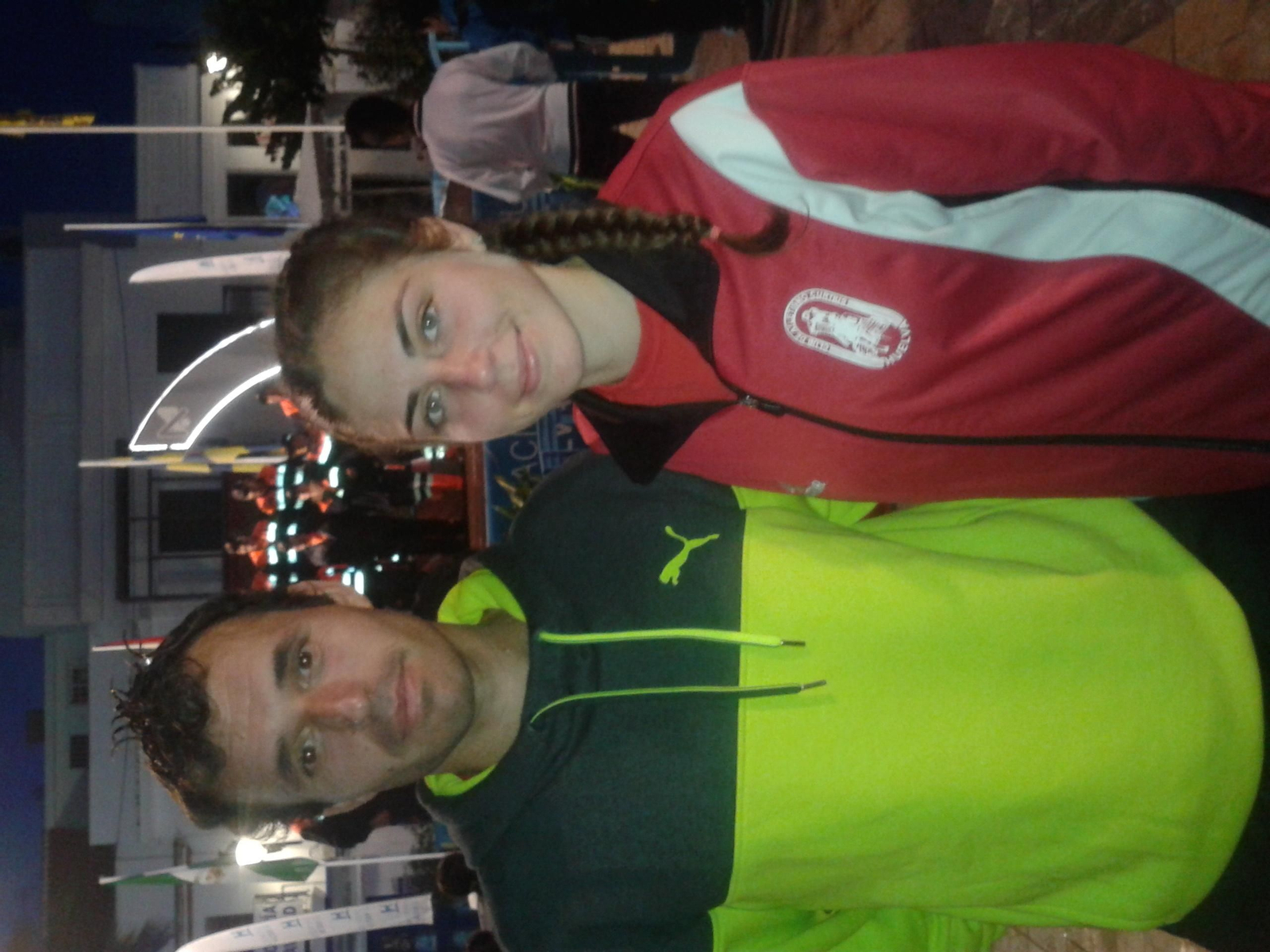 Los ganadores absolutos en Moguer, Israel López y Miriam Gómez.