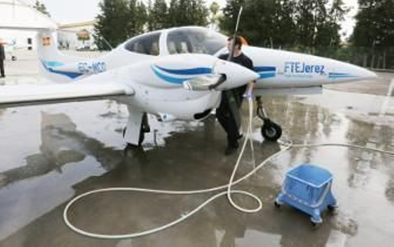 Los servicios y la agricultura hunden la contratación de enero