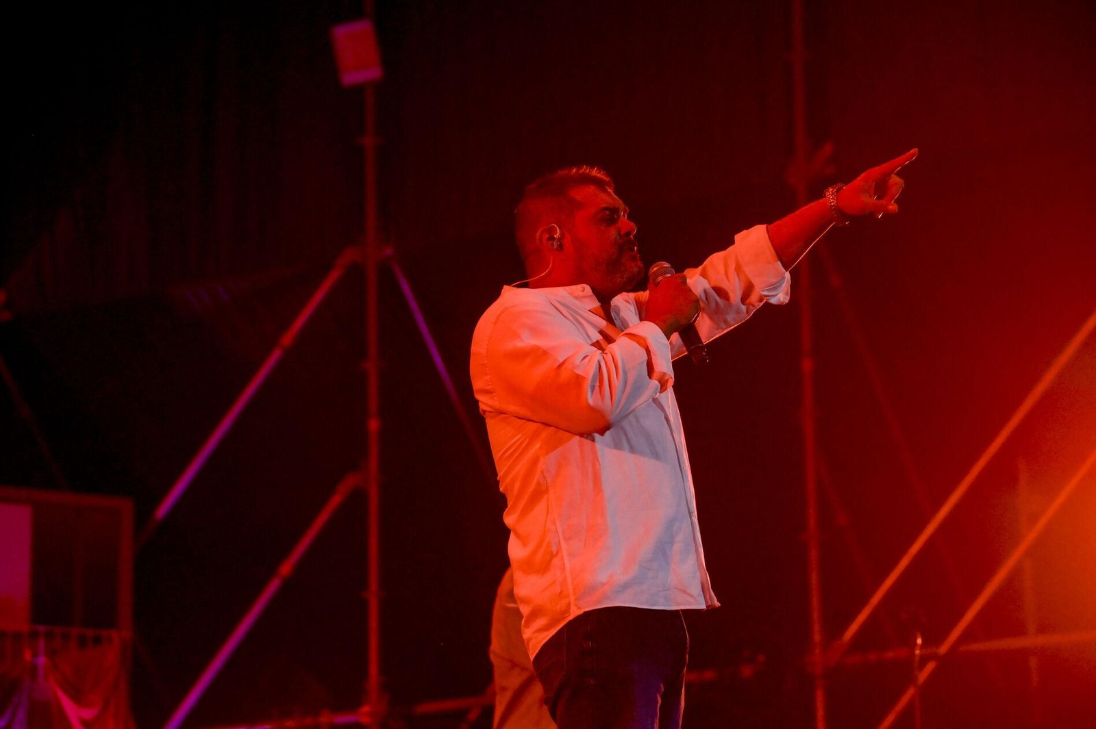 Así fue el concierto, bajo la lluvia, de Los Chichos en Granada