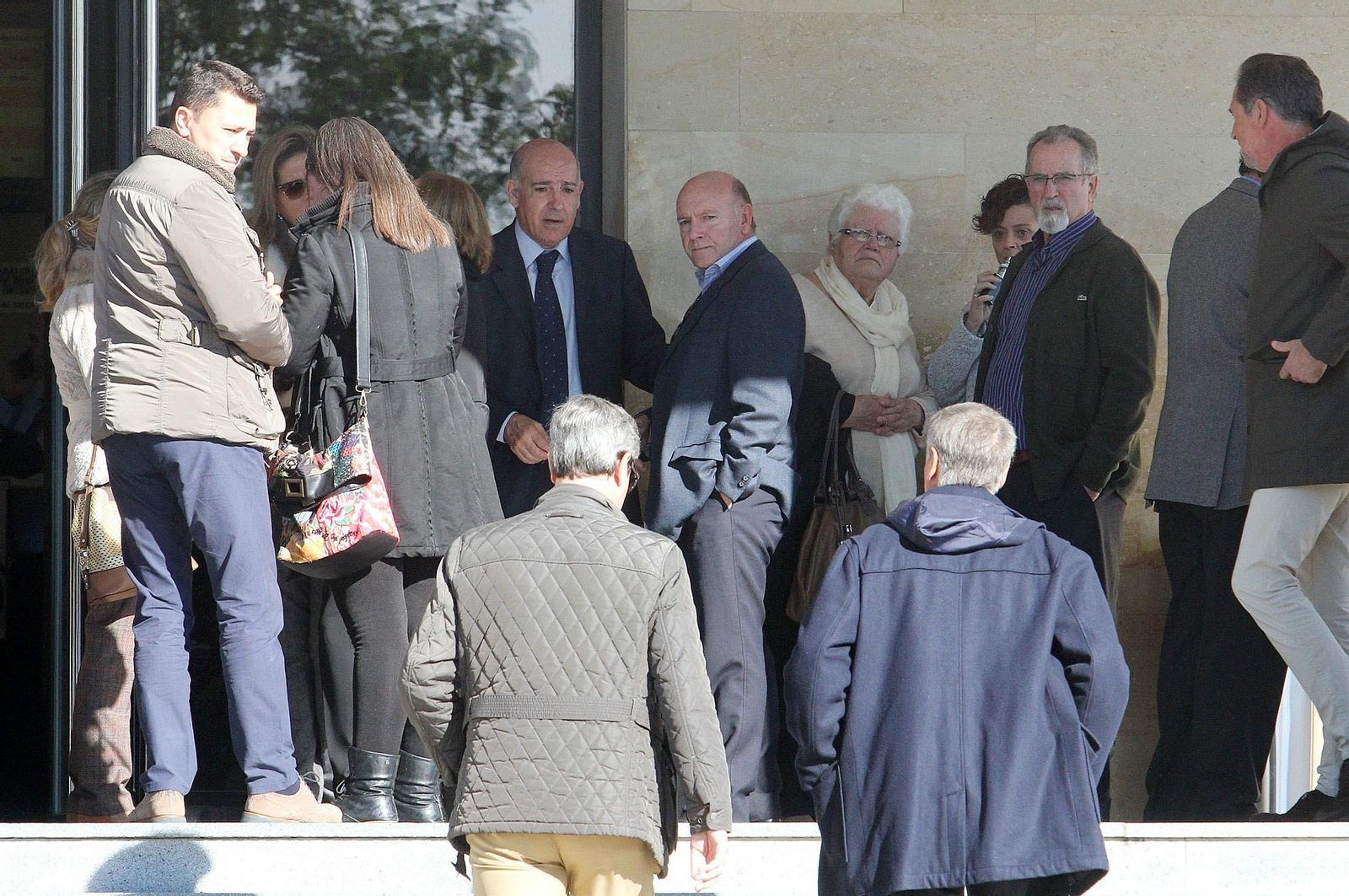 Condolencias a la familia García Palacios durante la mañana en el tanatorio, en imágenes