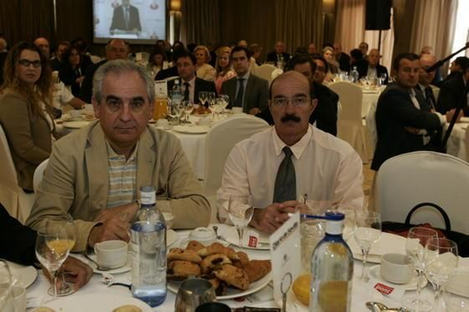 Alfredo Sánchez Fernández, director general del Parque Científico-Tecnológico (PITA), junto a Rafael Baños, en la mesa Diario de Sevilla, cabecera de Grupo Joly

Foto: Rafael G. / Javier Alonso
