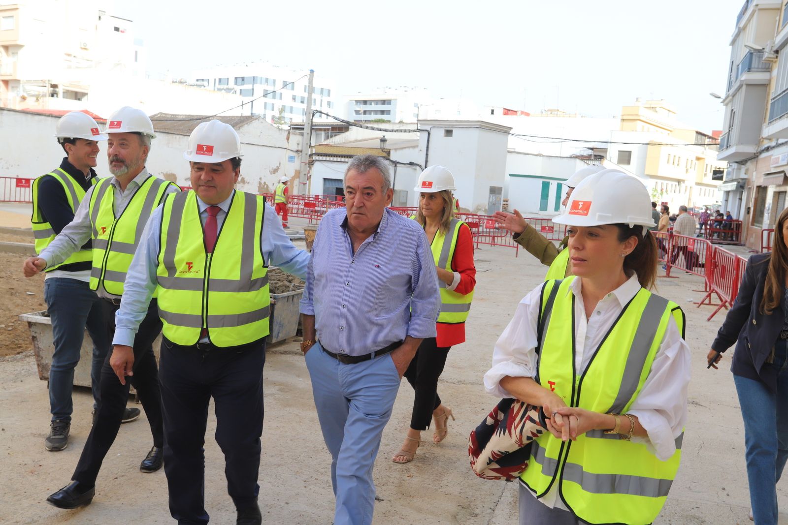 Las obras de peatonalización de la Plaza de Los Dolores, en imágenes