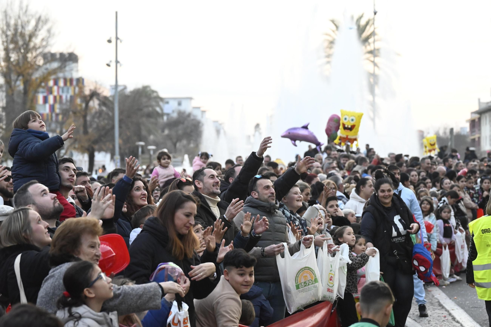 Las mejores fotos del inicio de la Cabalgata de Reyes Magos de Córdoba