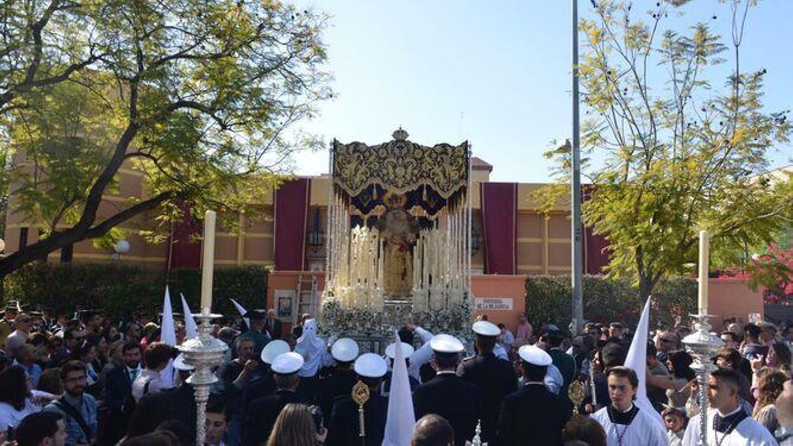 Salida de la Virgen del Rosario