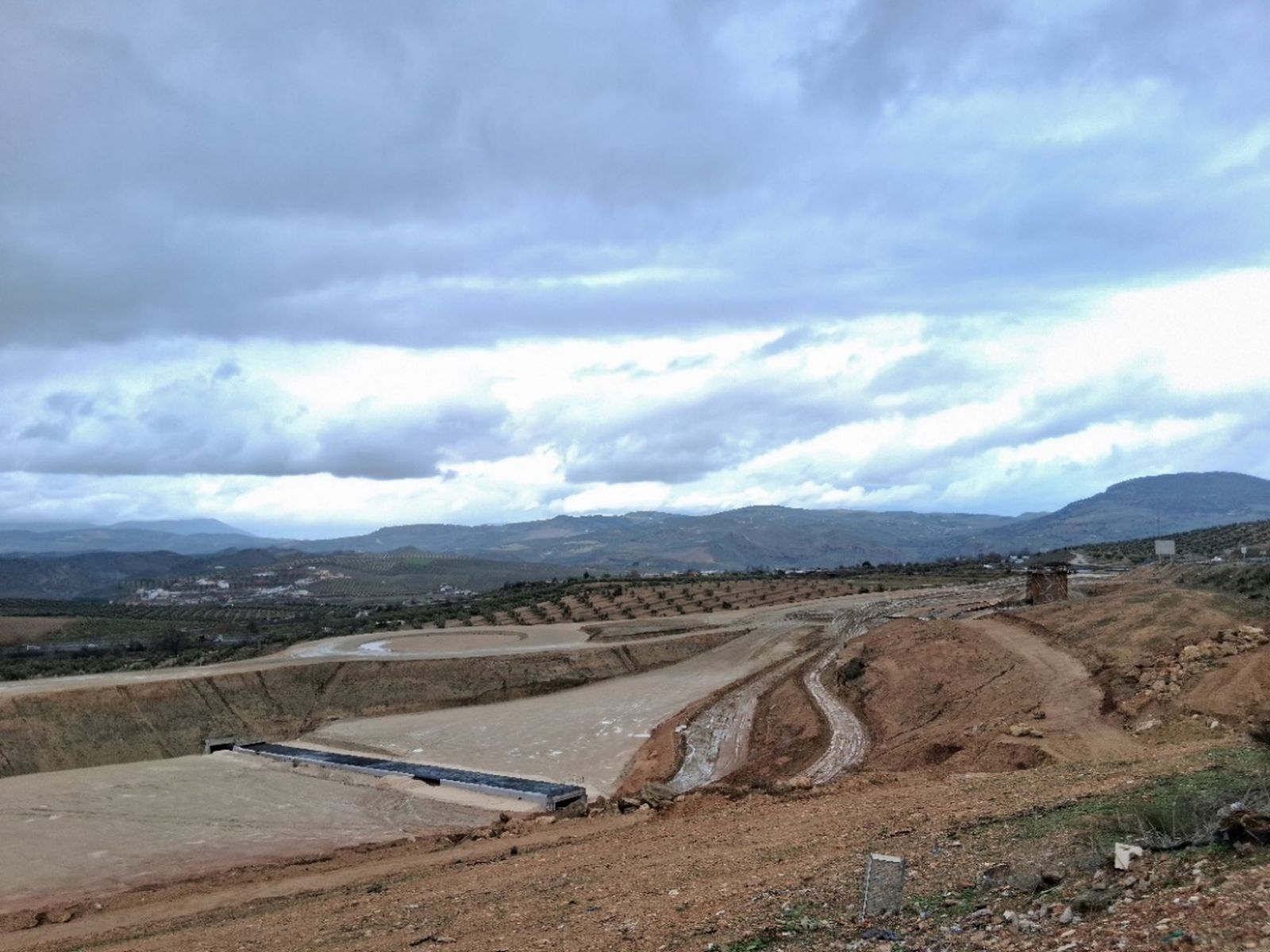 Tramo Riofrío-Vista desde PK 202+100 hacia PK 202,13, reposición A-341