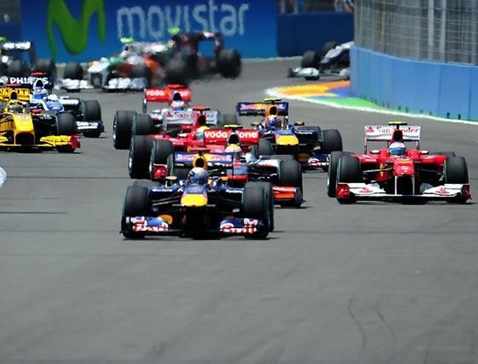 Primeros compases del Gran Premio de Europa.

Foto: Afp Photo / Reuters / Efe