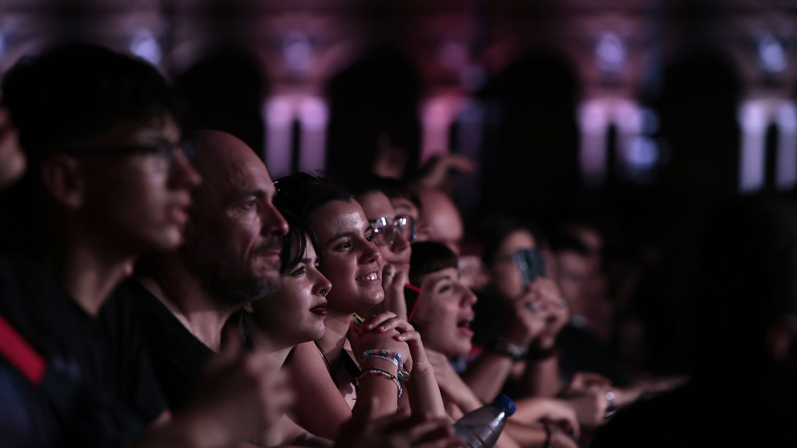 Algunos de los asistentes al concierto de Robe Iniesta en Sevilla.