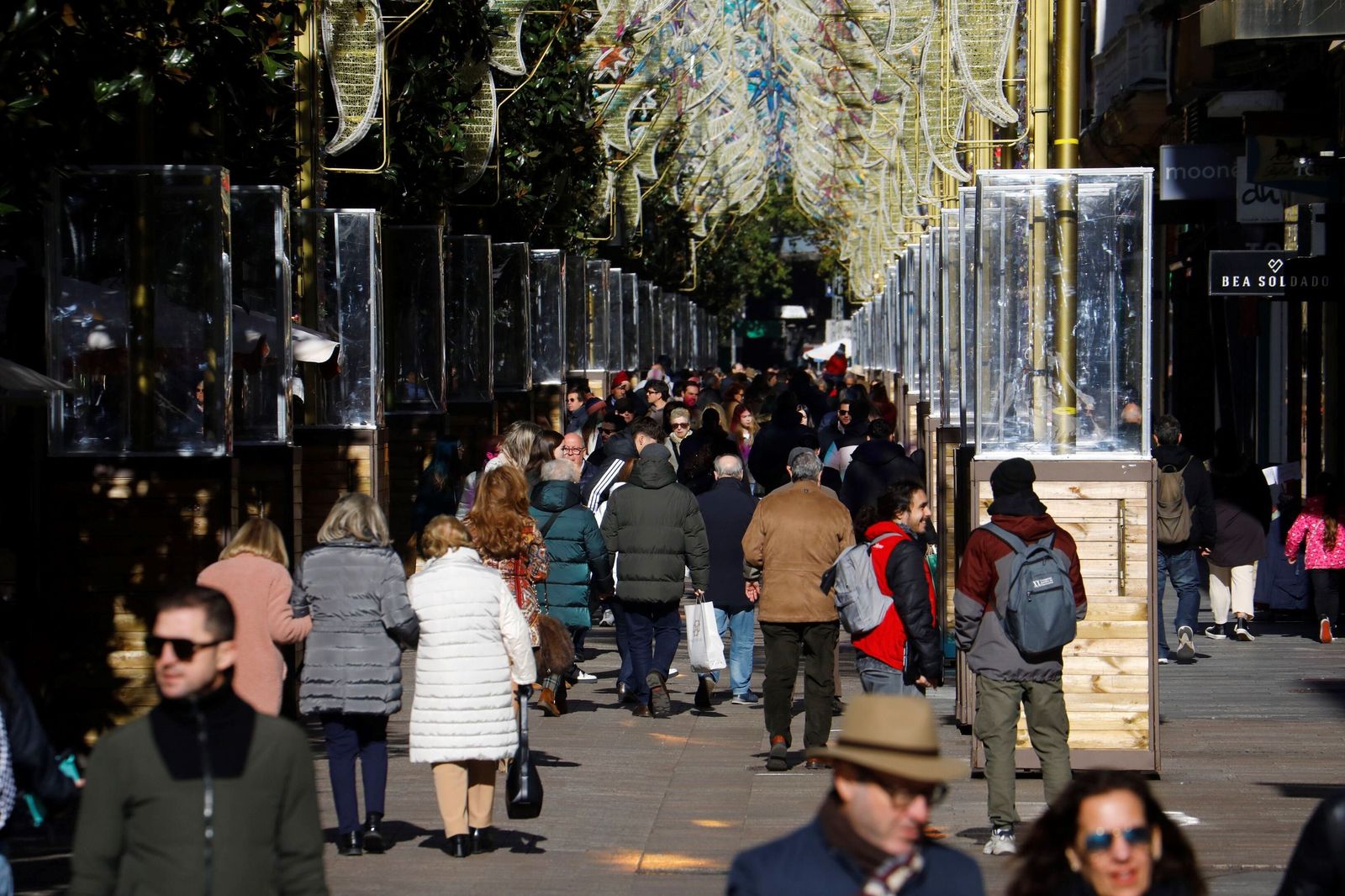 Los cordobeses se lanzan a por las rebajas de invierno, en imágenes