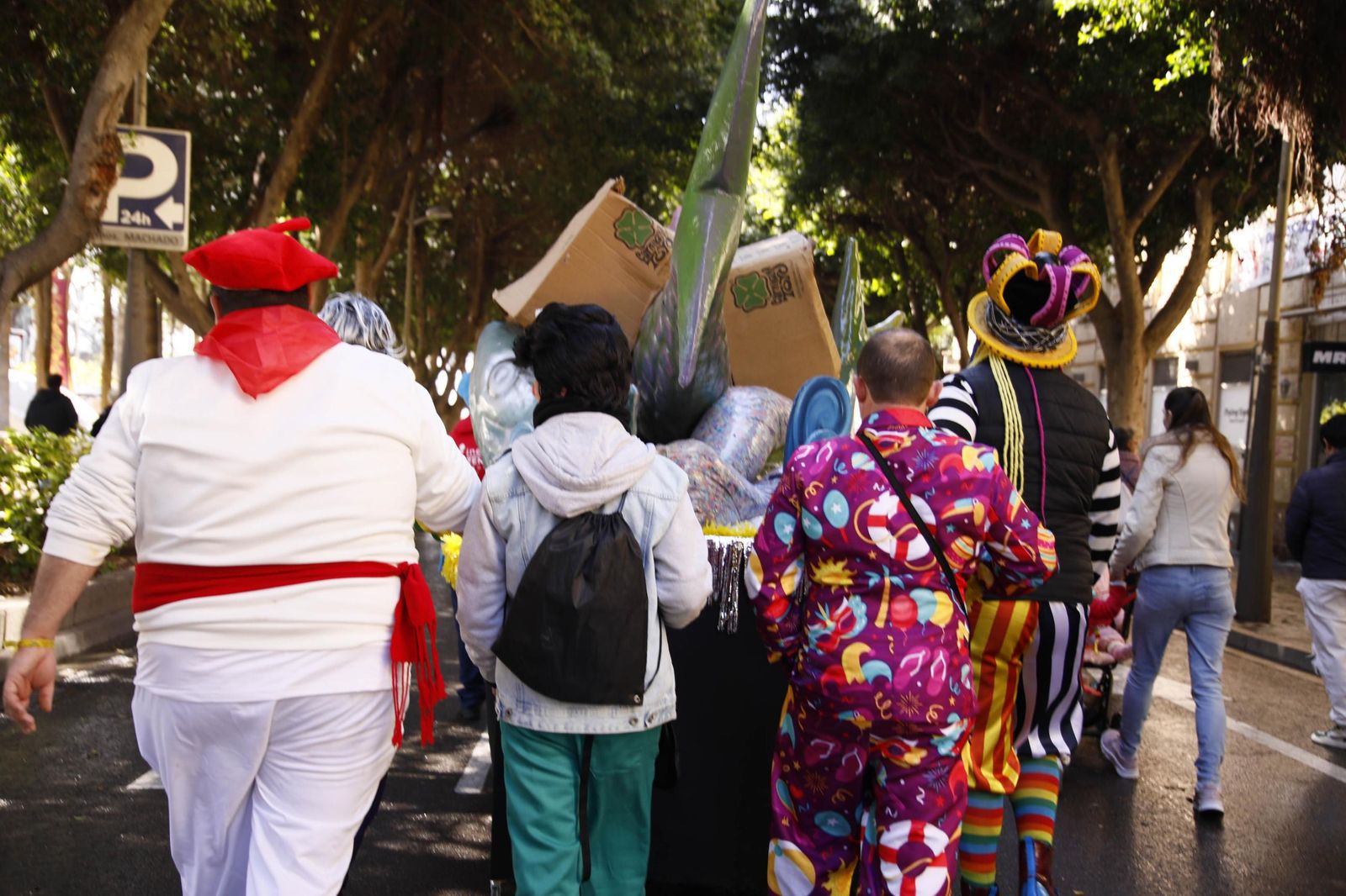 Las imágenes del entierro de la sardina en Almería