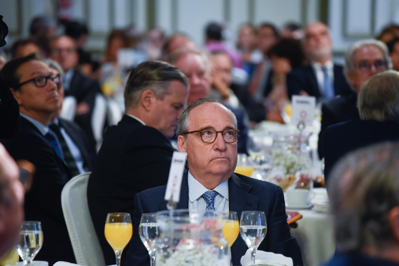 Los invitados al Foro Joly con Juanma Moreno en Madrid, en imágenes