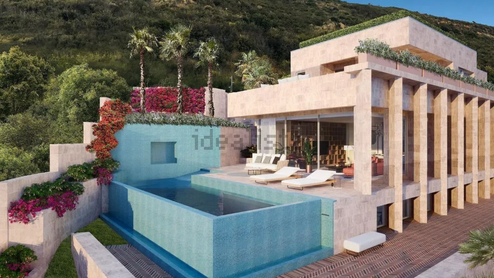 Vista del patio con piscina de una villa en Torreguadiaro-San Diego