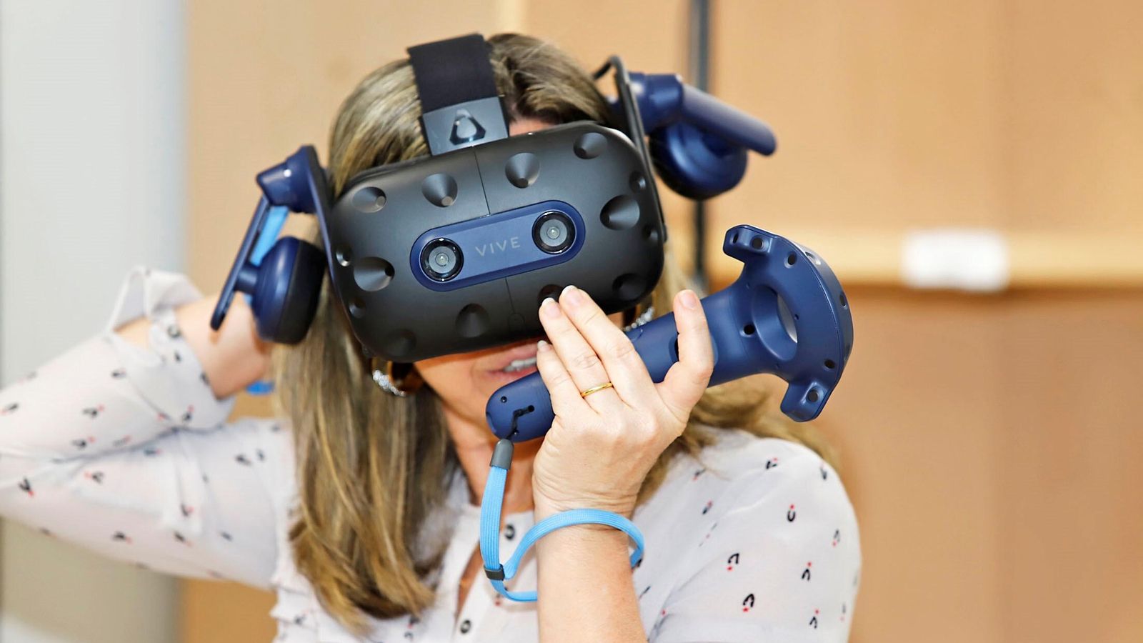 Colocación de las gafas de realidad virtual.