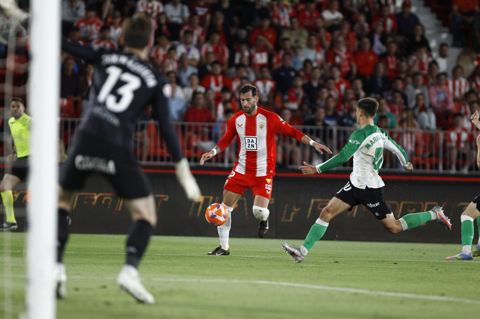 U.D. Almería-Racing de Santander, en imágenes