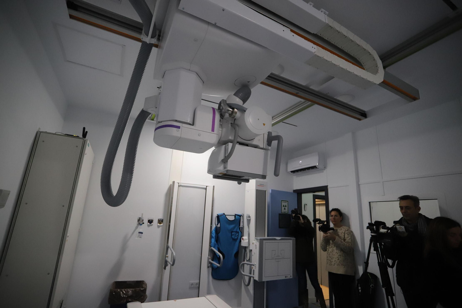 Equipo de radiología recientemente inaugurado.