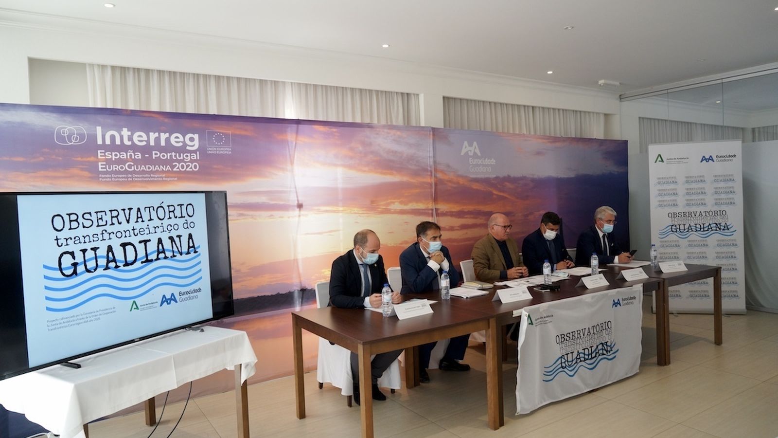 Un momento de la presentación del Foro Transfronterizo del Guadiana, en Castro Marím