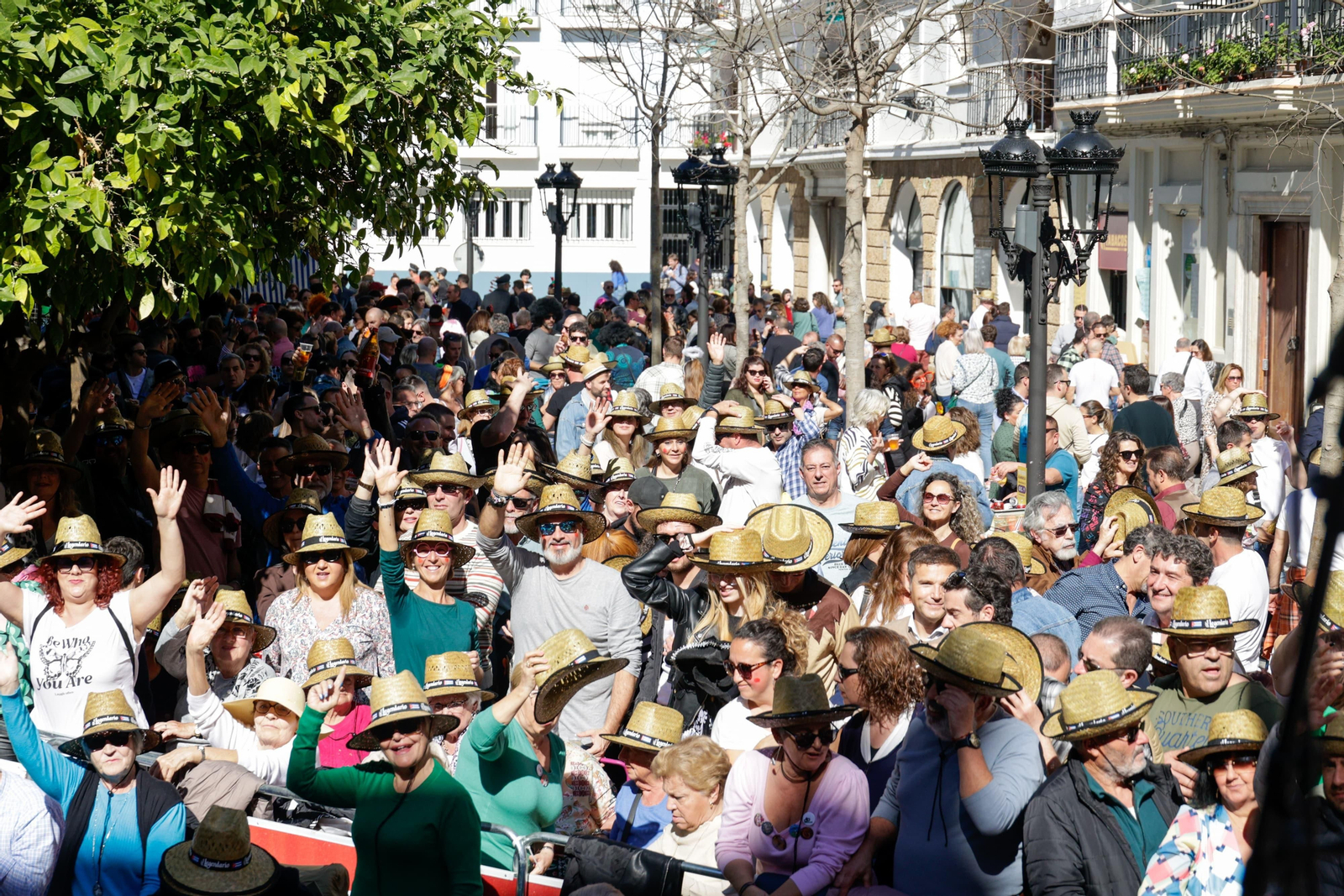 Las mejores imágenes del Domingo de Piñata del Carnaval de Cádiz 2024