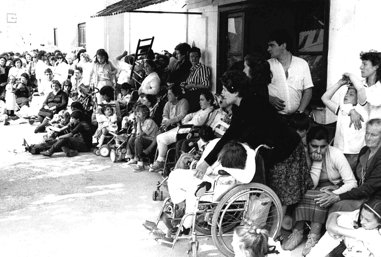 Más de 10.000 personas acudieron a El Repilado en busca del milagro.