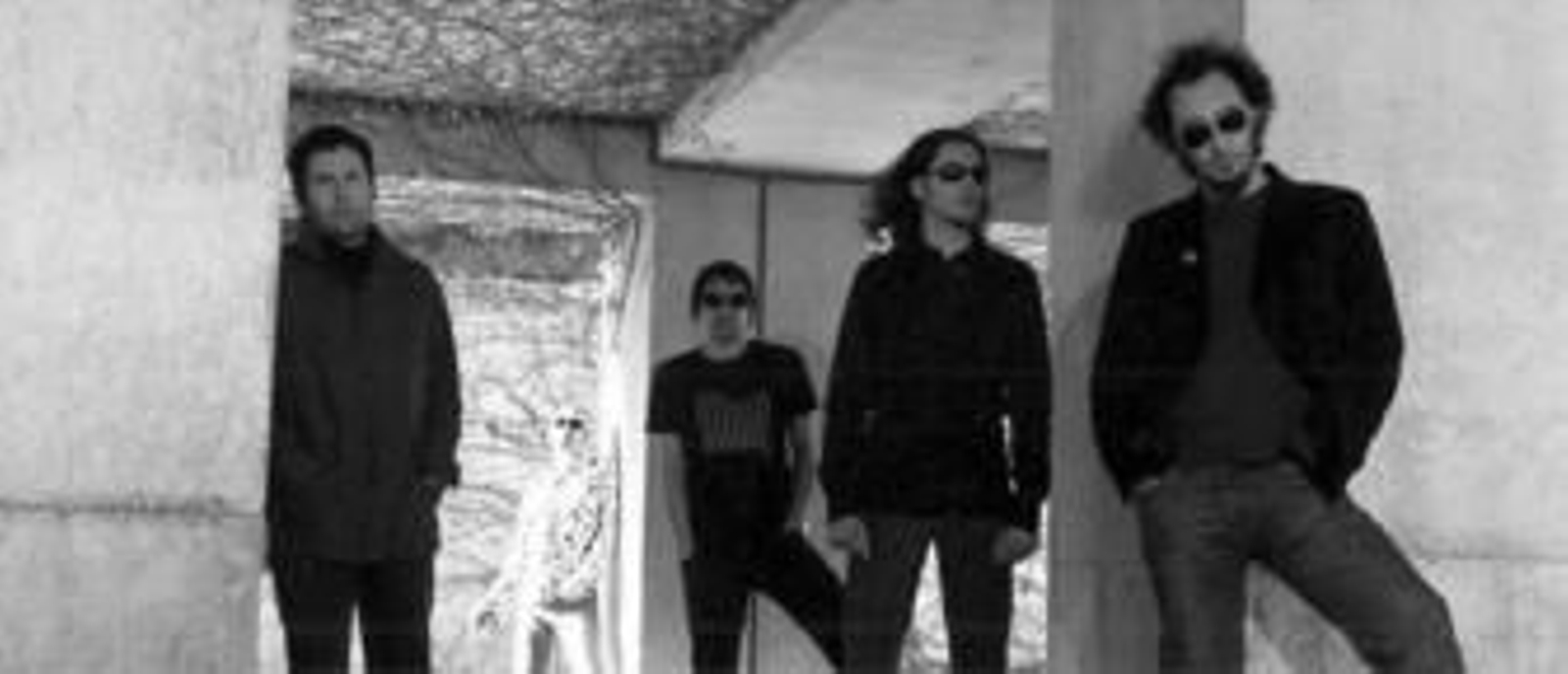 Sólo Erick Jiménez, al fondo de la foto con camisa blanca, estará presente en el concierto de homenaje a los tambores de su otra banda, Lagartija Nick.