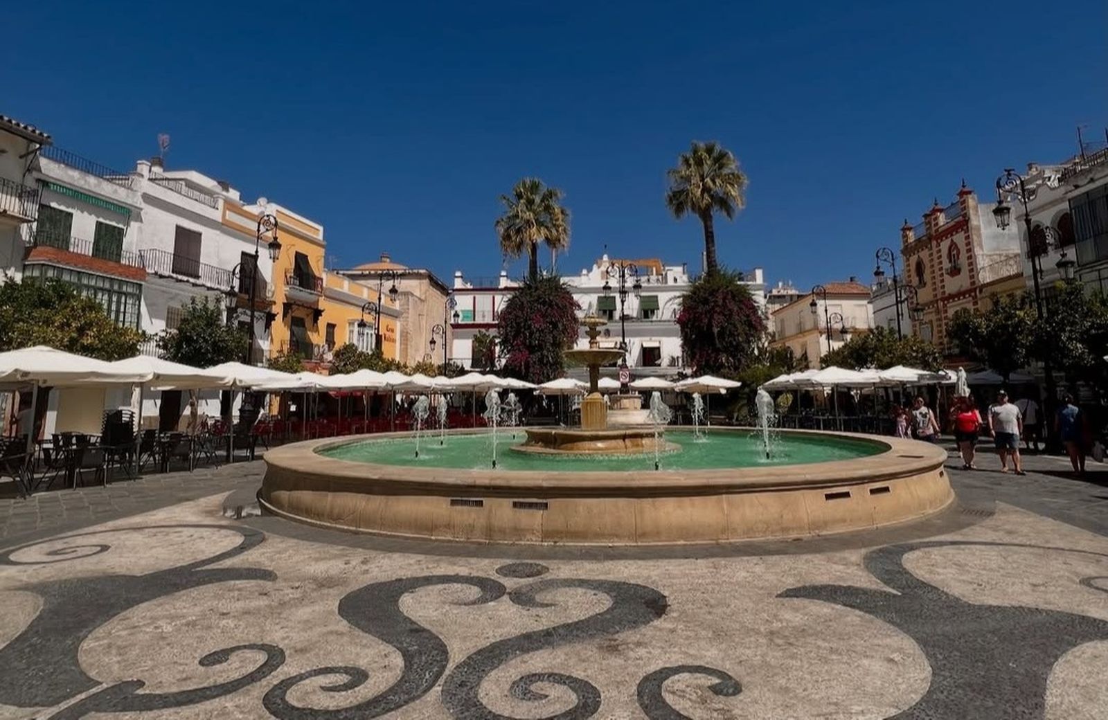 Plaza del Cabildo, en Sanlúcar (Cádiz).