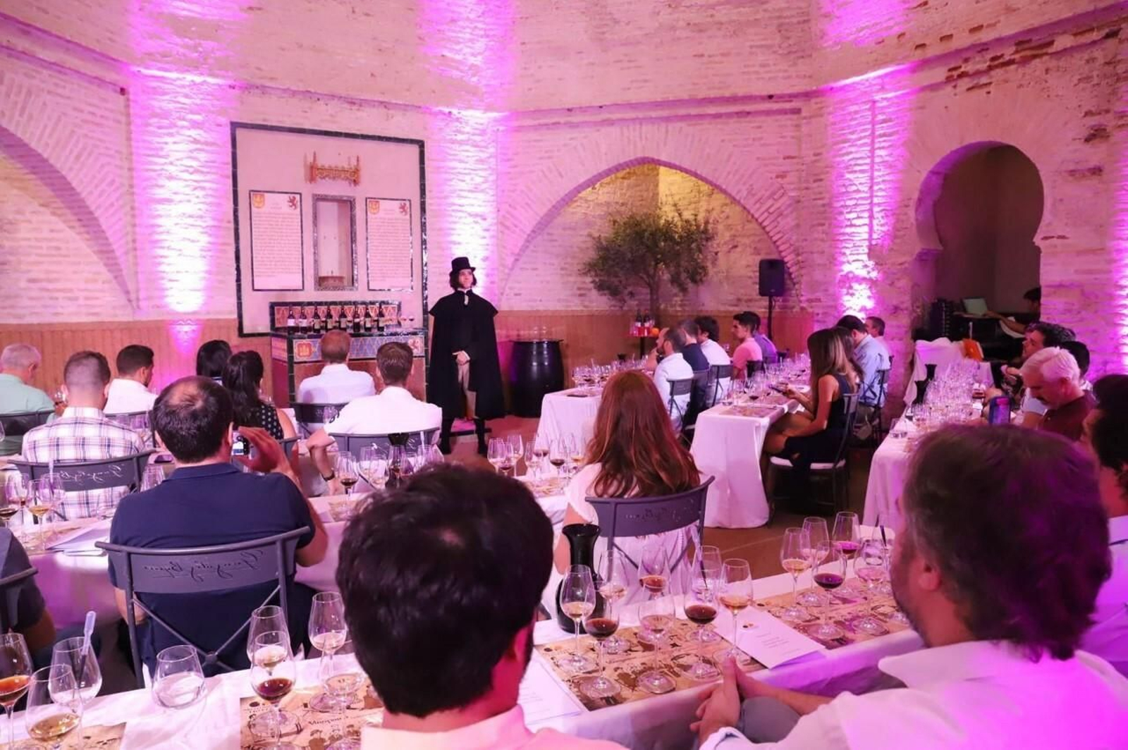 Una cata teatralizada en el Alcázar, durante una pasada edición del Sherrymaster Una cata teatralizada en el Alcázar, durante una pasada edición del Sherrymaster