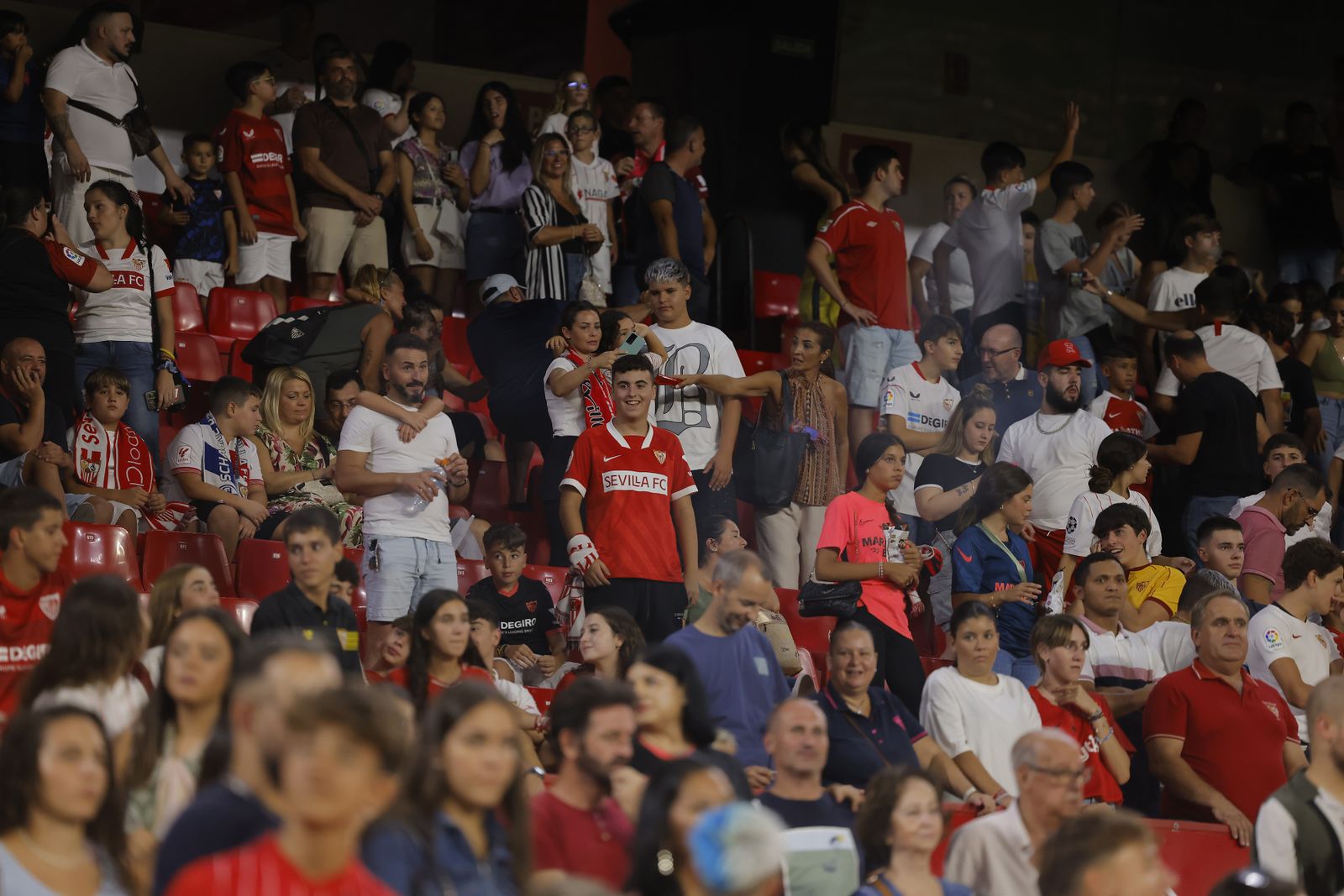 Búscate en la presentación de Sergio Ramos