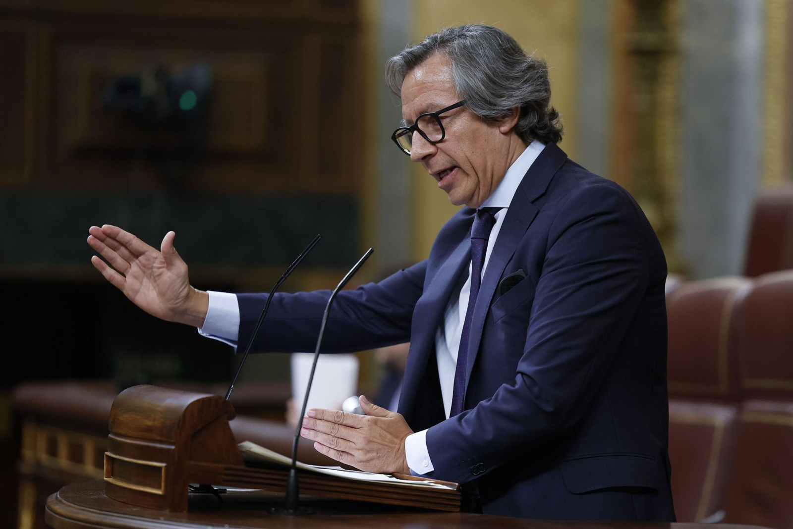 El diputado del PP Carlos Floriano, tras la comparecencia del ministro Albares sobre el Gibrexit.