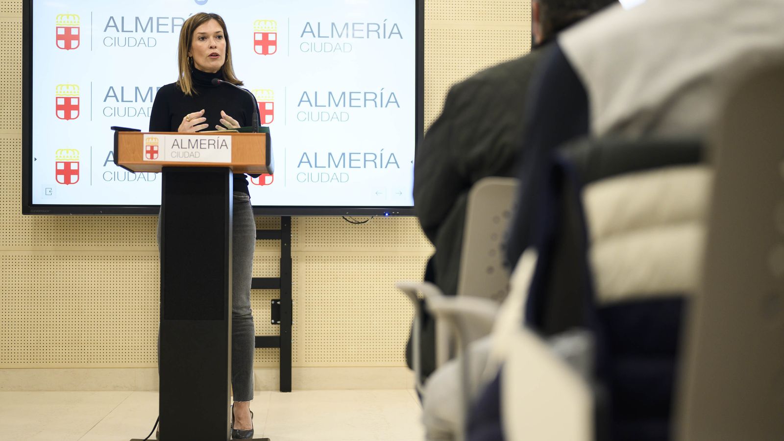 Ana Martínez Labella, concejal de Urbanismo e Infraestructuras, en una rueda de prensa anterior al coronavirus