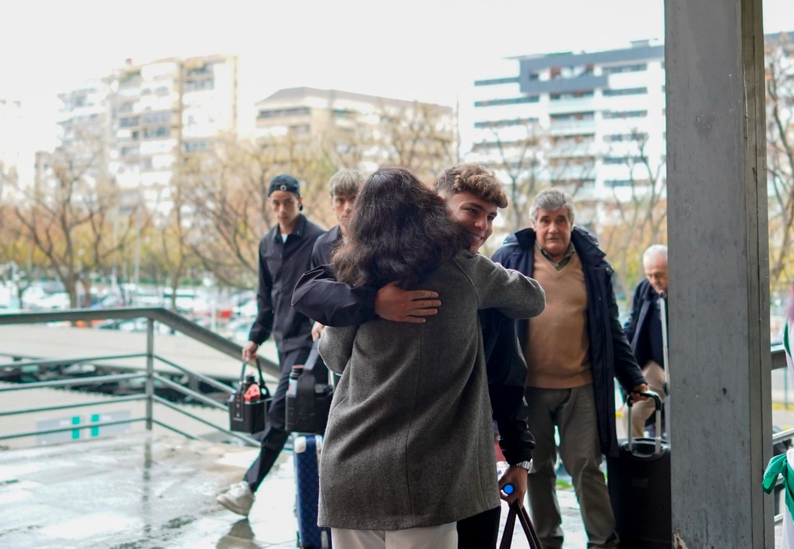 Las fotos de la salida del Betis de Santa Justa a Madrid para el partido en el Bernabéu