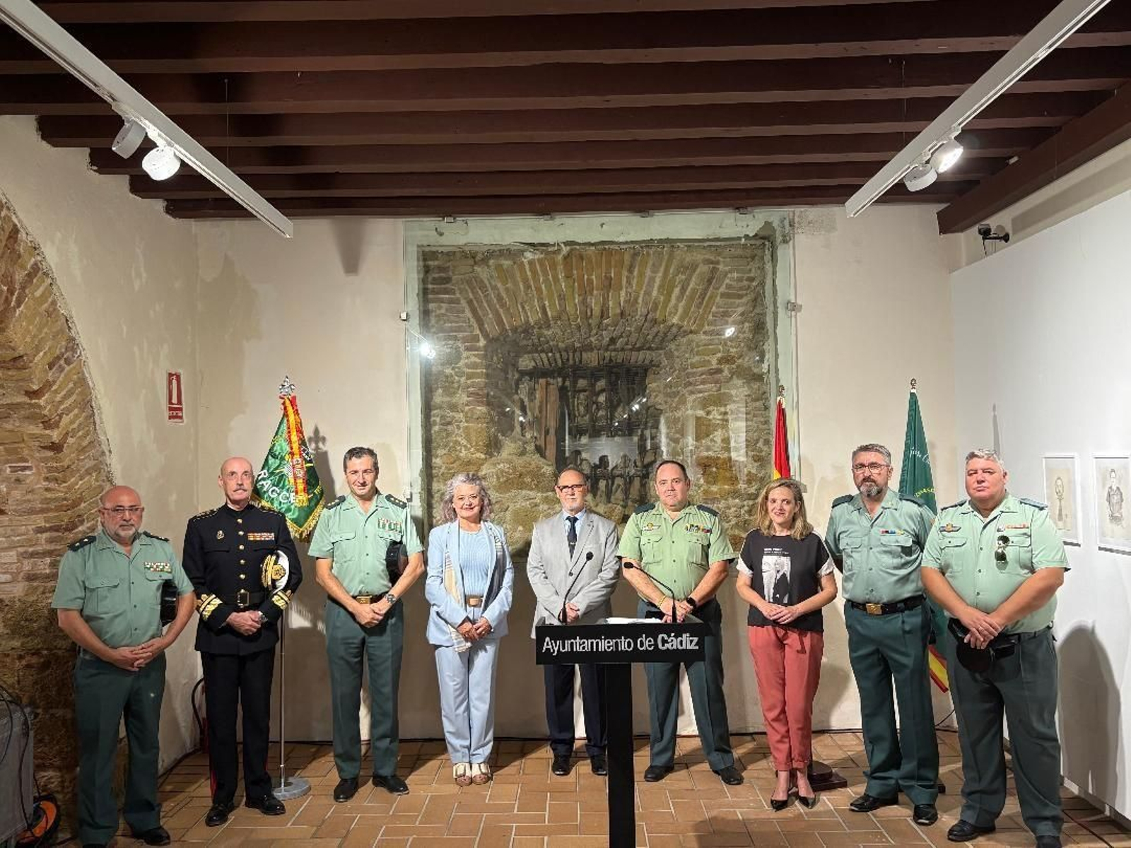 José Izquierdo, José María Sanz, Luis Martín Velasco, Blanca Flores, José María Otero, José Luis García, Maite González García Negrotto, Fernando Guillén y Cándido Ridruejo.